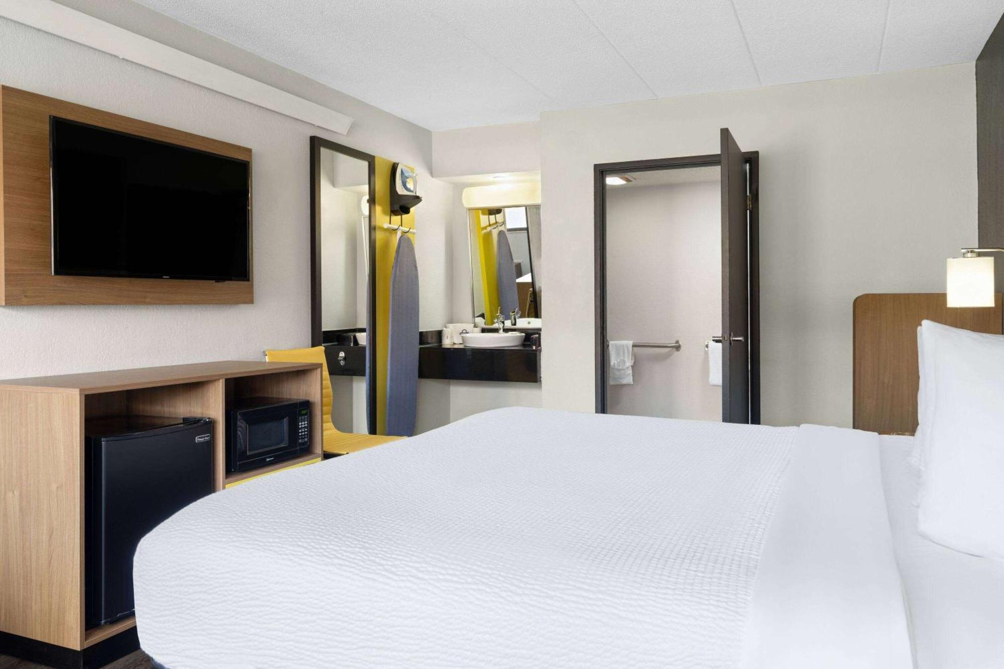 Days Inn By Wyndham Columbus Worthington Kültér fotó